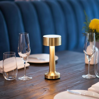 SleekGlow - Lampe de table moderne et élégante pour intérieur