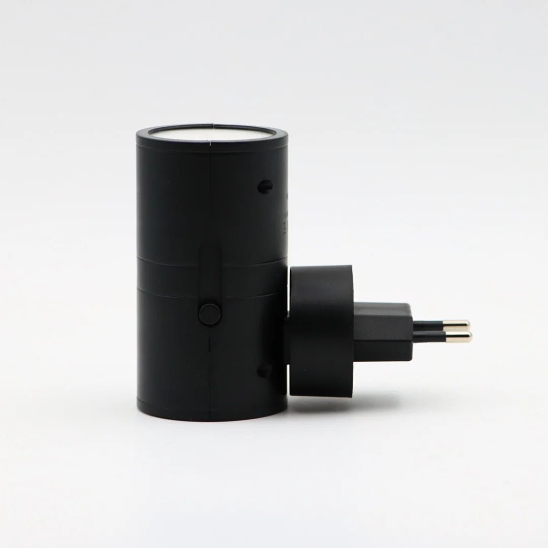Plug-In LED Wall Light with Day/Night Sensor