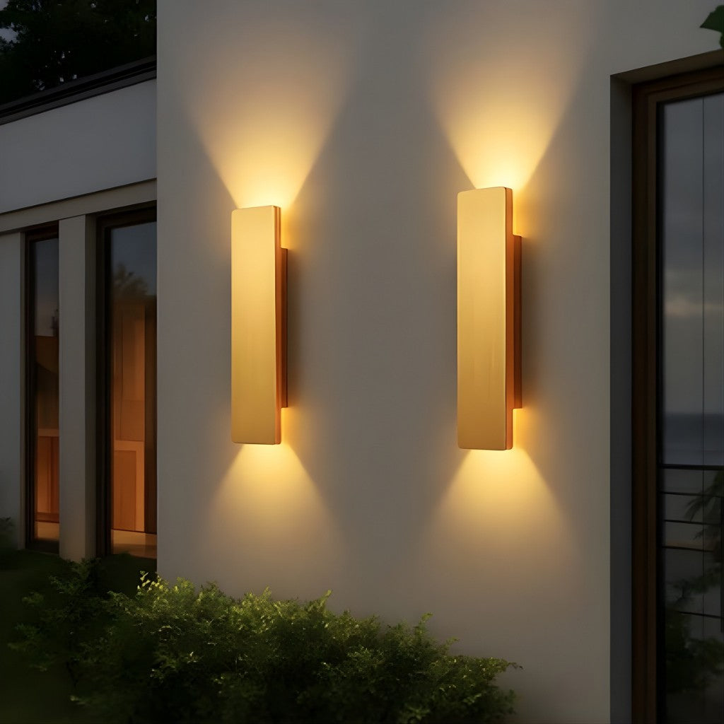 Applique Murale Extérieure en Aluminium Doré | Éclairage LED Élégant et Résistant pour Ambiance Accueillante 1