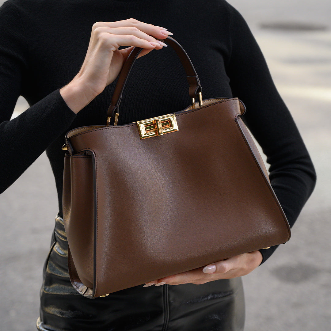 Sac cabas structuré en cuir lisse à fermoir