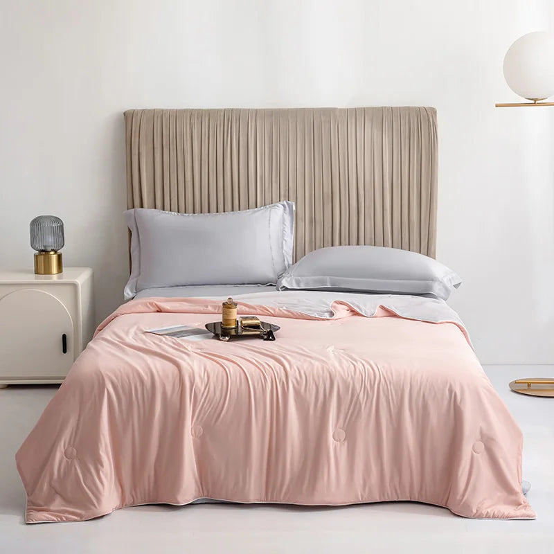 Couverture en Soie Glacée Double Face | Confort Thermique et Élégance pour des Nuits d'Été Apaisantes 10
