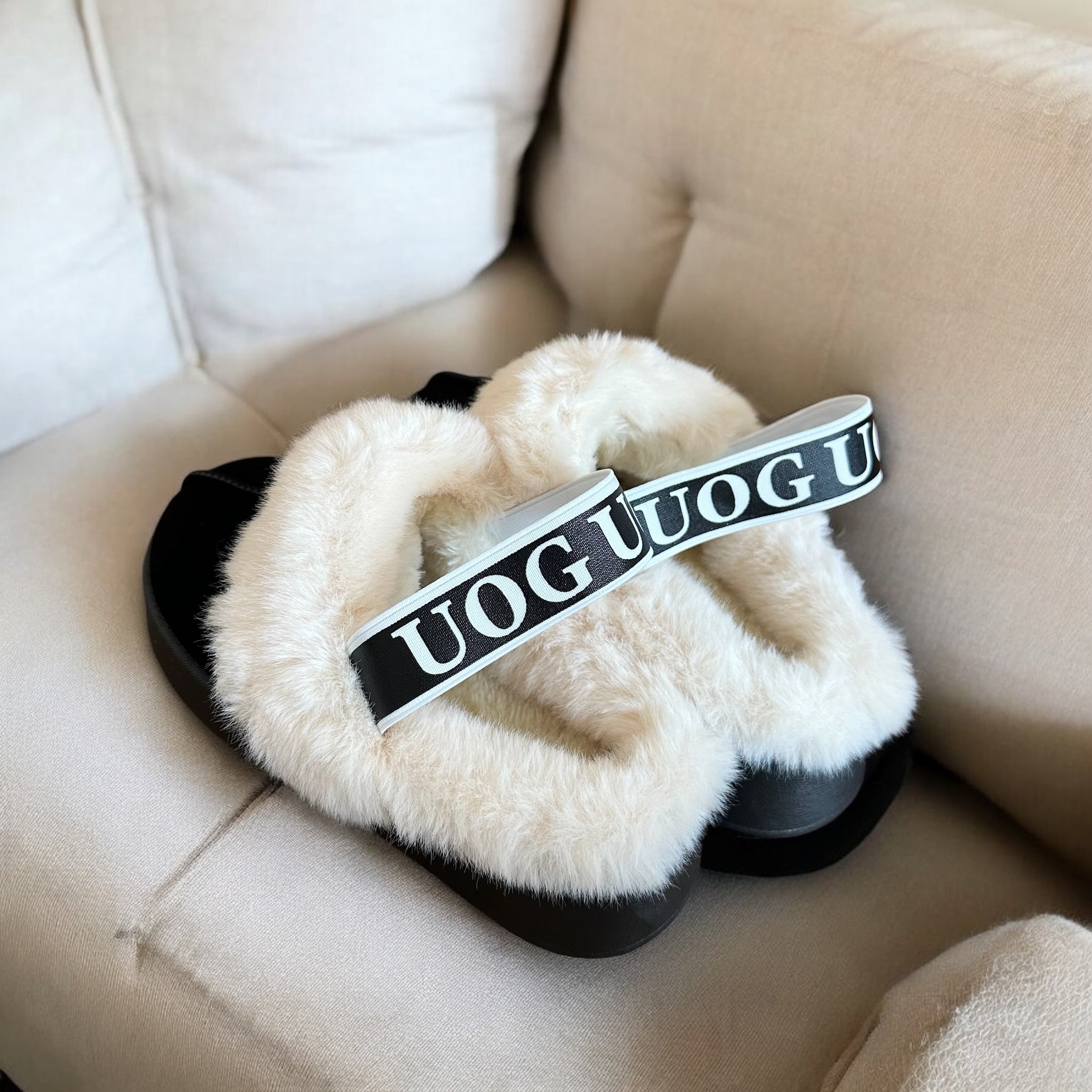 Cozy Plush Fur-Lined Slippers - Comfortable Slip-On Footwear for Autumn and Winter