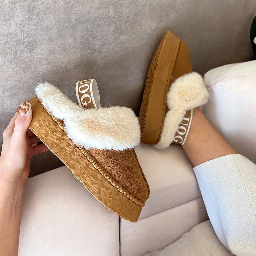Cozy Plush Fur-Lined Slippers - Comfortable Slip-On Footwear for Autumn and Winter