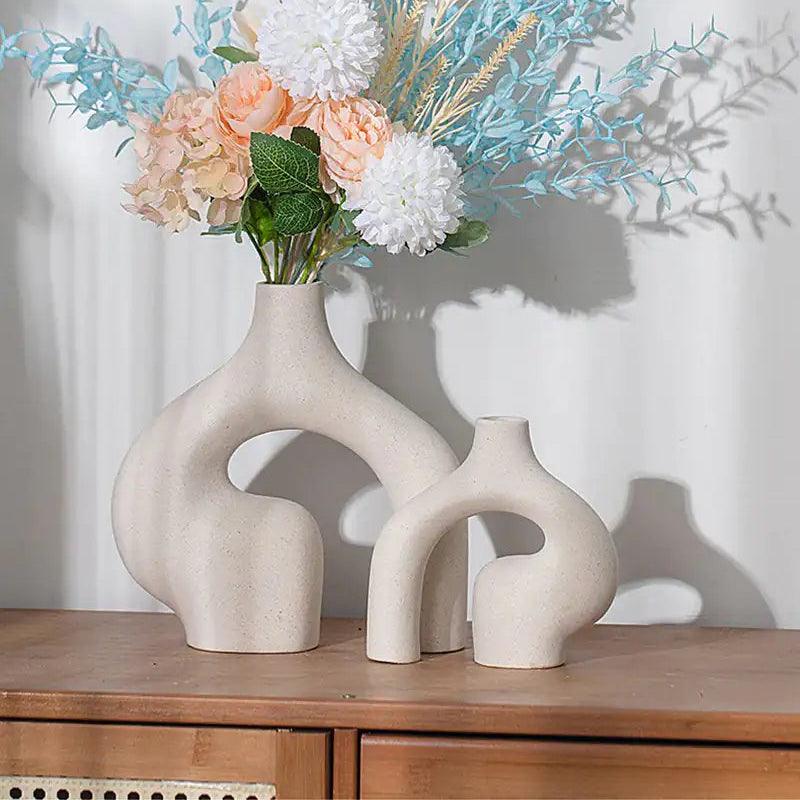 Vase Arche Abstraite – Céramique Creuse Sculpturale
