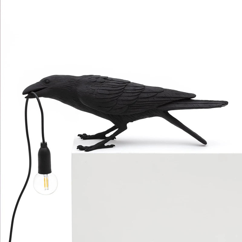 Lampe de table sculpture corbeau en résine