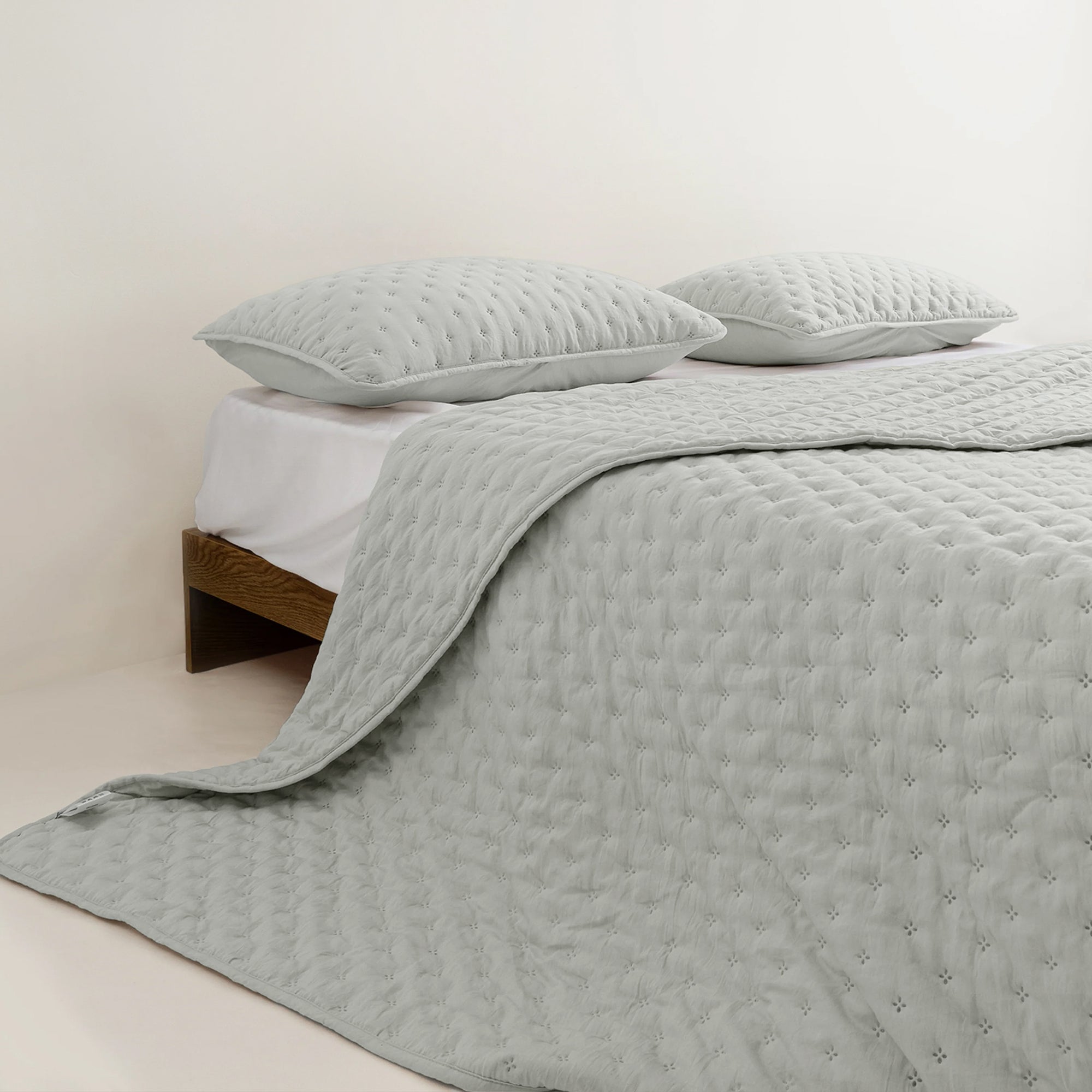 Snag Free Quilt - Pet Friendly