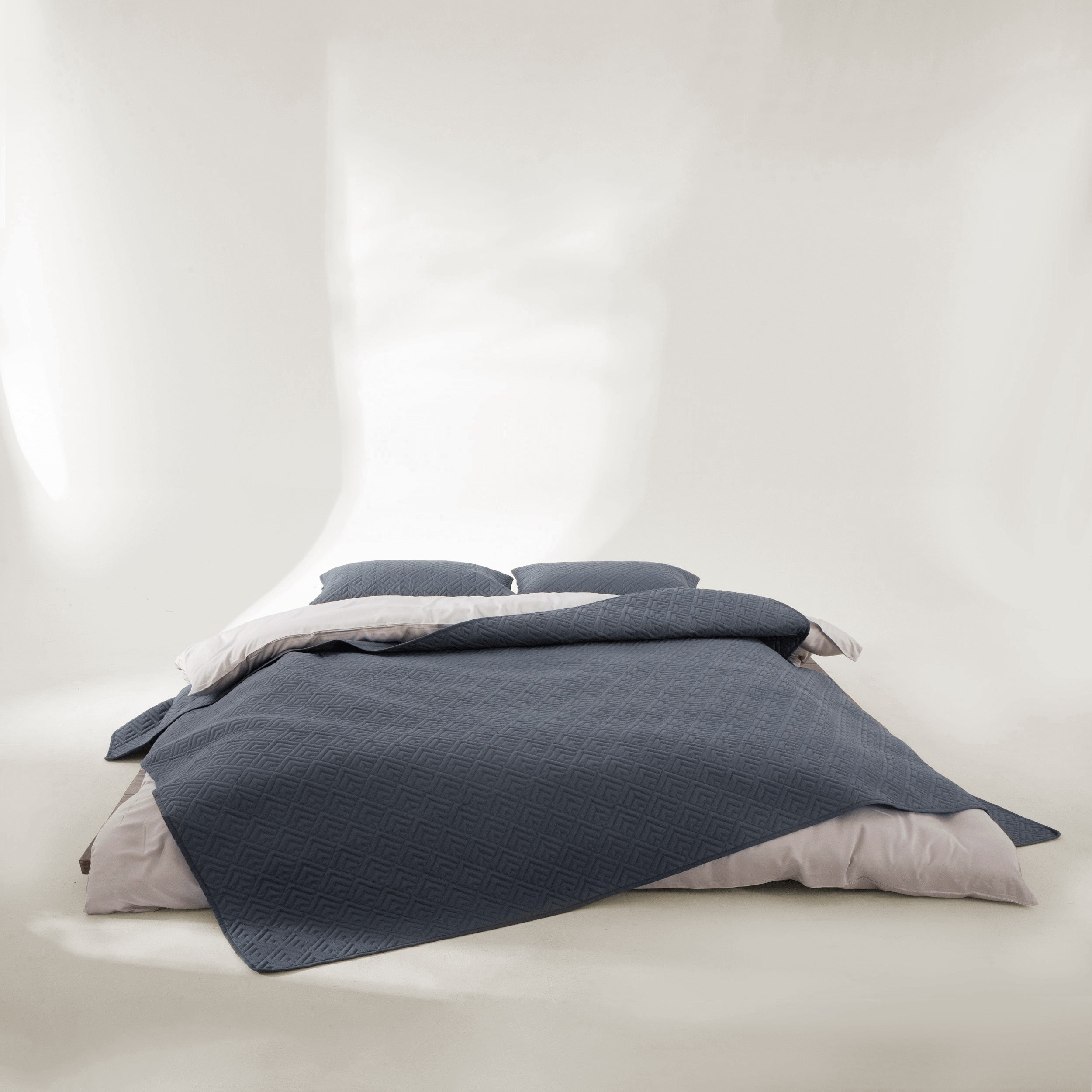 Snag Free Quilt - Pet Friendly