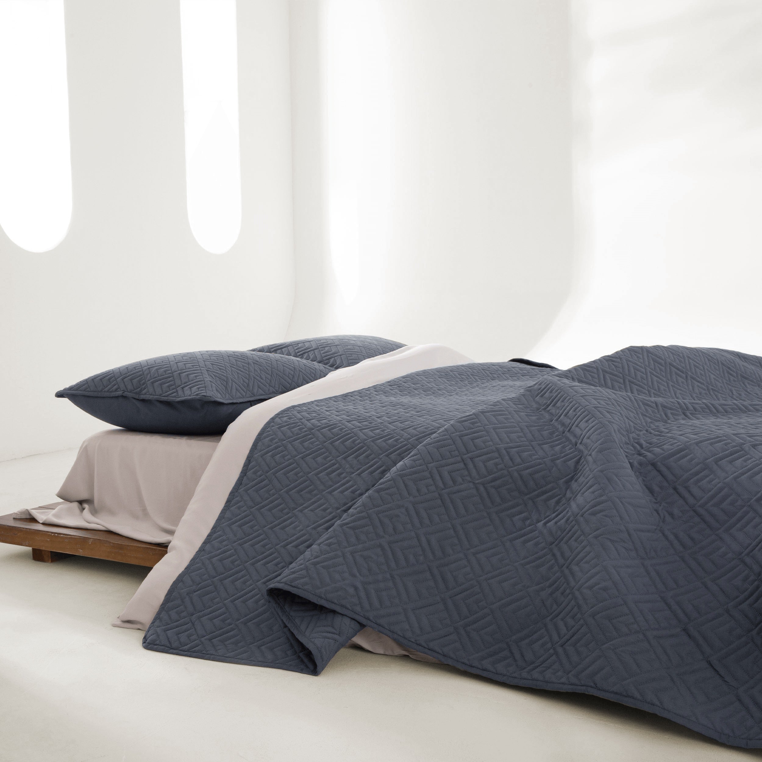 Snag Free Quilt - Pet Friendly