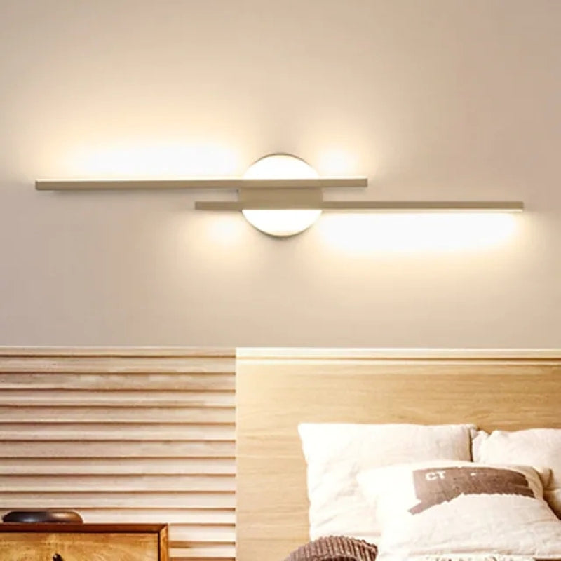 Applique murale LED design linéaire et disque