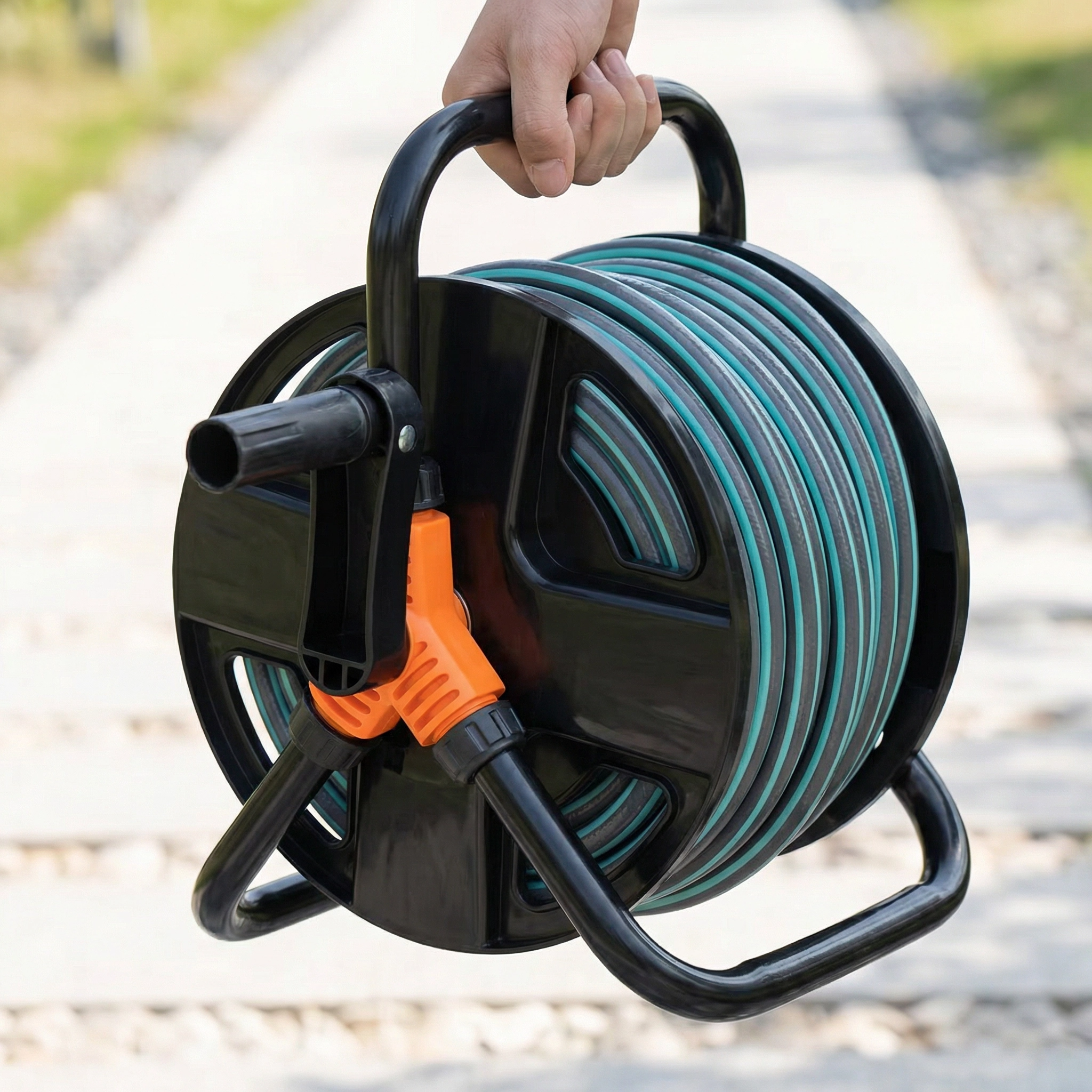 Enrouleur Tuyau Arrosage en Acier Inoxydable | Design Élégant et Pratique pour un Jardin Chic et Bien Entretenu 3