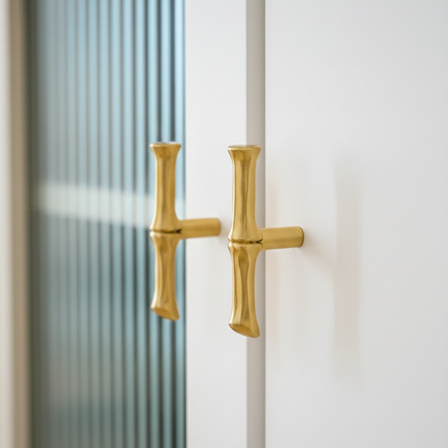 Erik Solid Brass Cabinet Handle