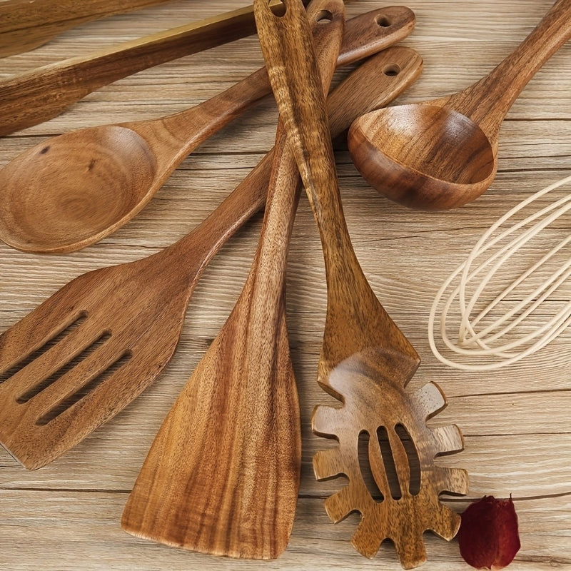 Lot de 7 ustensiles de cuisine en bois naturel