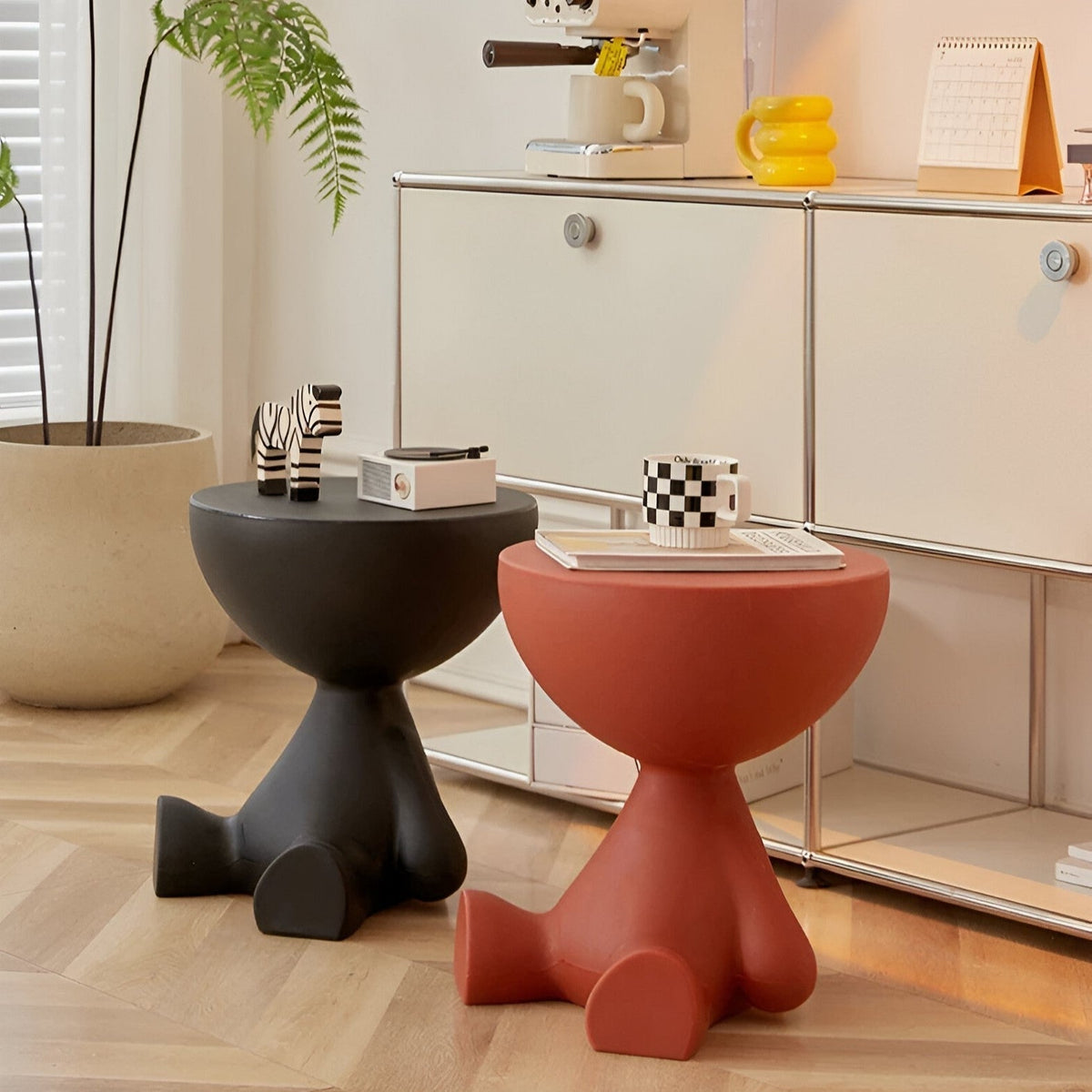 Table Basse Ronde en Plastique au Design Intemporel