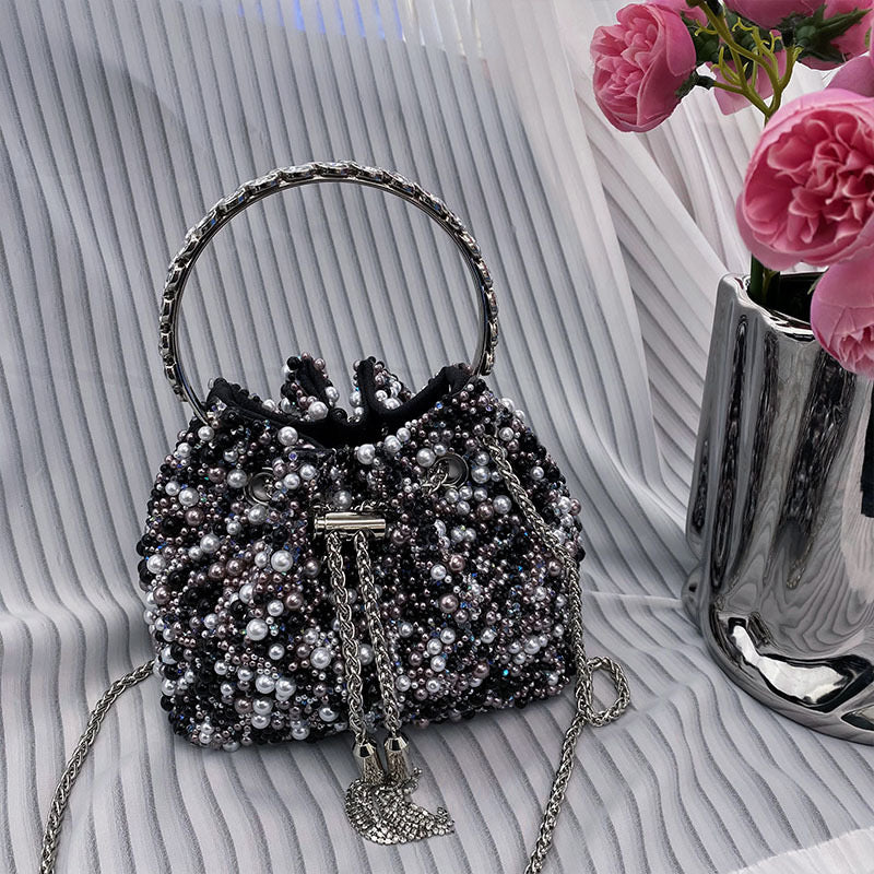 Sac seau à strass, perles et pompon métallique
