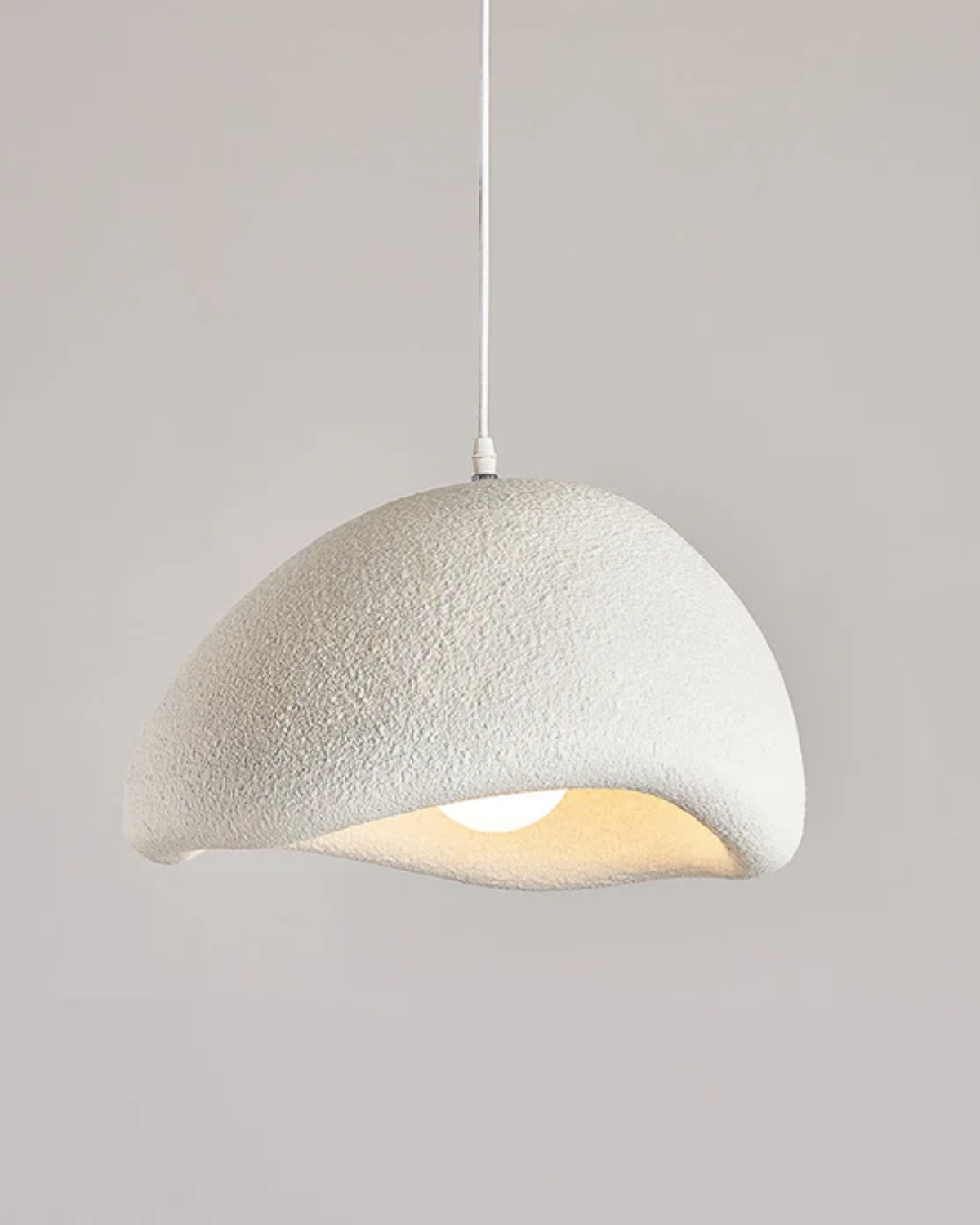 Suspension sculpturale en résine, lumière 3000K
