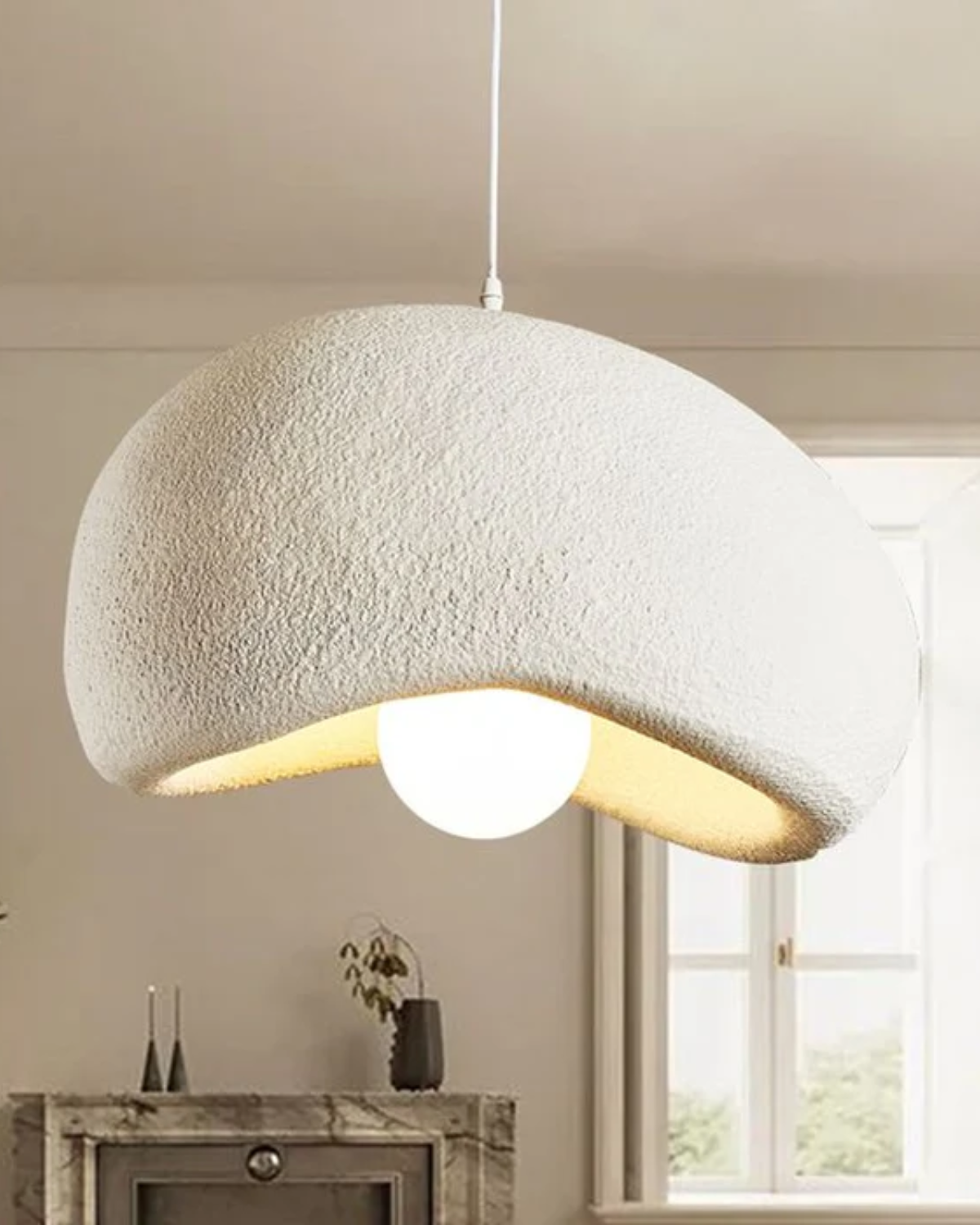 Suspension sculpturale en résine, lumière 3000K
