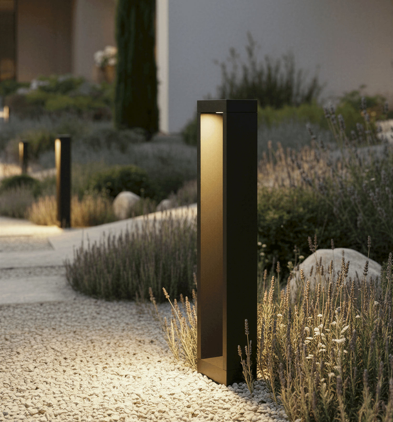 Lampadaire Extérieur en Aluminium Noir | Éclairage Double Face Minimaliste pour Allées Modernes 5