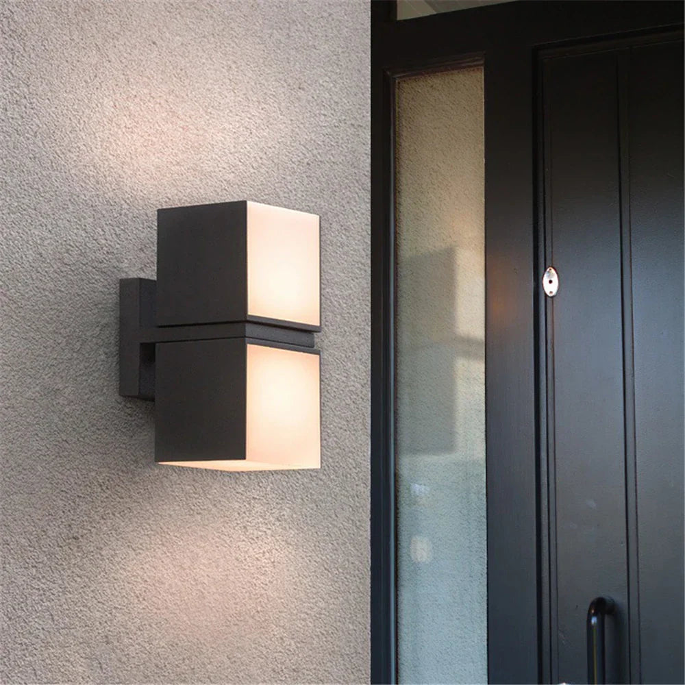 Lampe Extérieure LED AquaShield en Aluminium | Éclairage Élégant et Résistant aux Intempéries pour un Espace Extérieur Chic 2