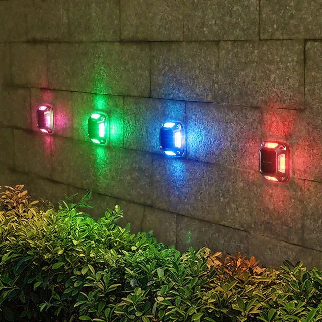 Lampe Solaire Extérieur Minimaliste | Éclairage Écologique et Élégant pour un Jardin Sécurisé 4