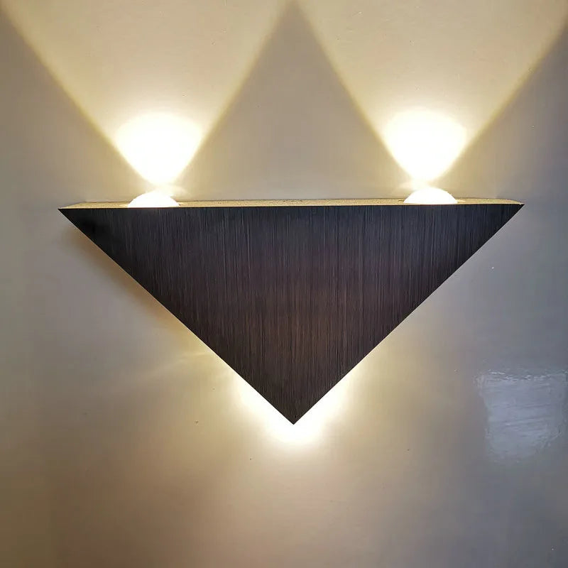 Lampe Solaire Extérieur en Aluminium | Éclairage Automatique Écologique pour un Jardin Élégant 1