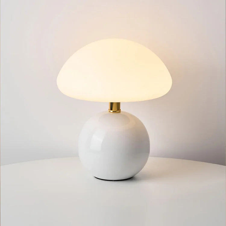Lampe de Table : Élégance Naturelle en Lumière – Design Céramique Chic 0