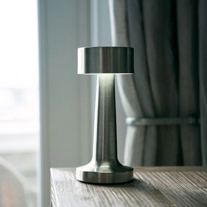 SleekGlow - Lampe de table moderne et élégante pour intérieur