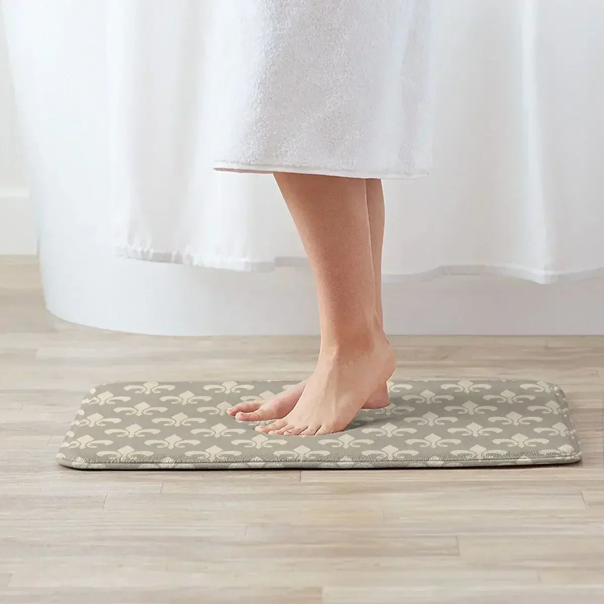 FloraWeave - Tapis Blanc à Motif Floral