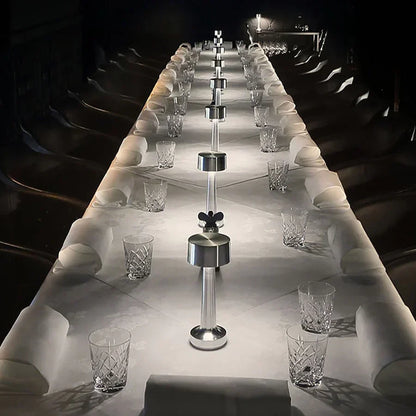 SleekGlow - Lampe de table moderne et élégante pour intérieur