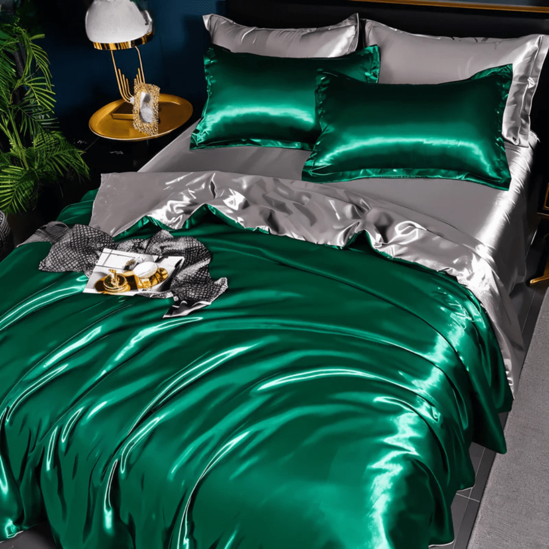 Parure de lit satinée effet soie, 4 pièces