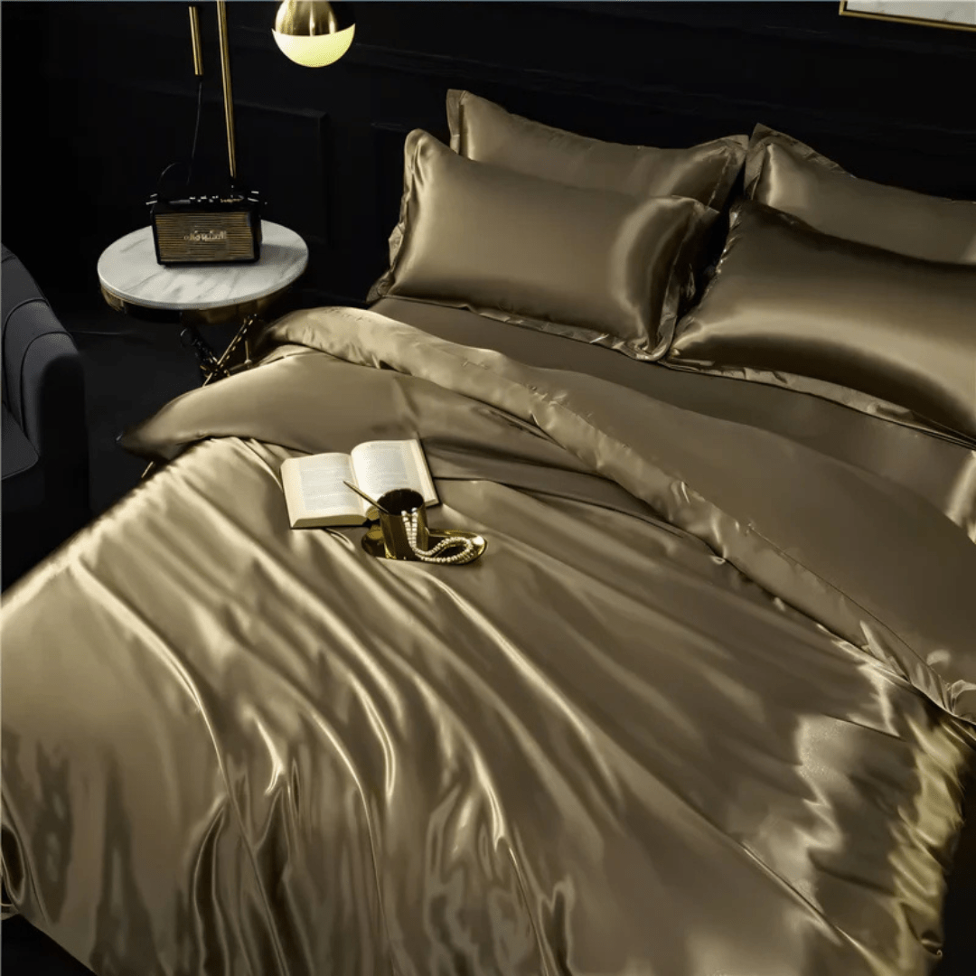 Parure de lit satinée effet soie, 4 pièces
