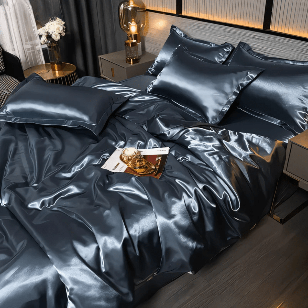 Parure de lit satinée effet soie, 4 pièces