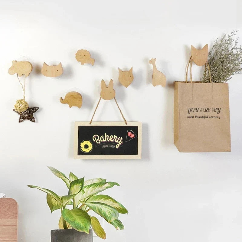 Patère murale animal en bois clair, style nordique