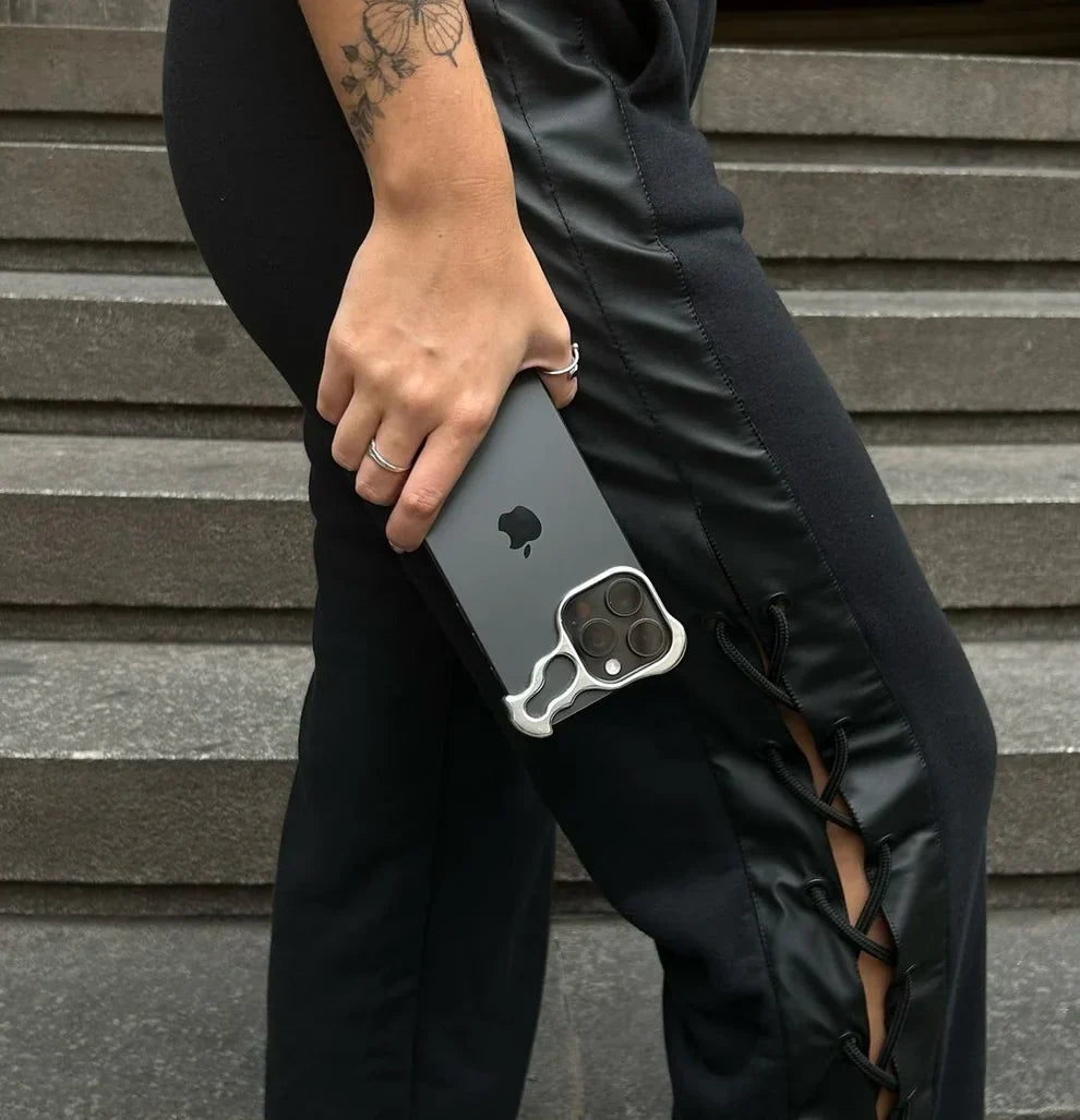 TitanShield - Coque Métal sans Cadre