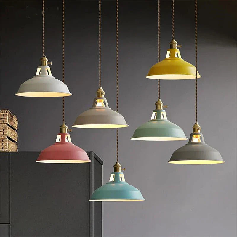 Suspension Élégante : Design Moderne et Coloré 5