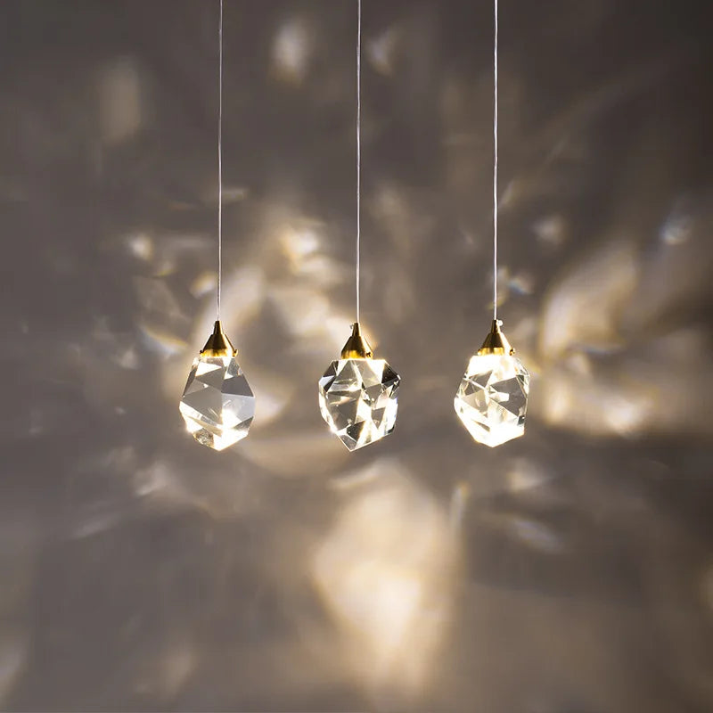 Suspension Élégante en Cristal : Lumière et Luxe Modernes 2