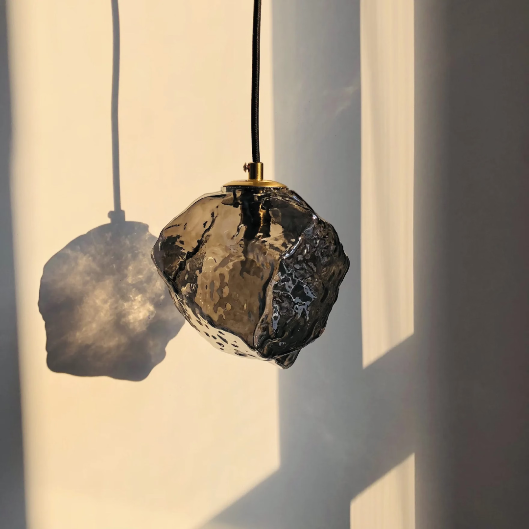 Suspension Élégante en Verre – Lumière Givrée et Moderne 0