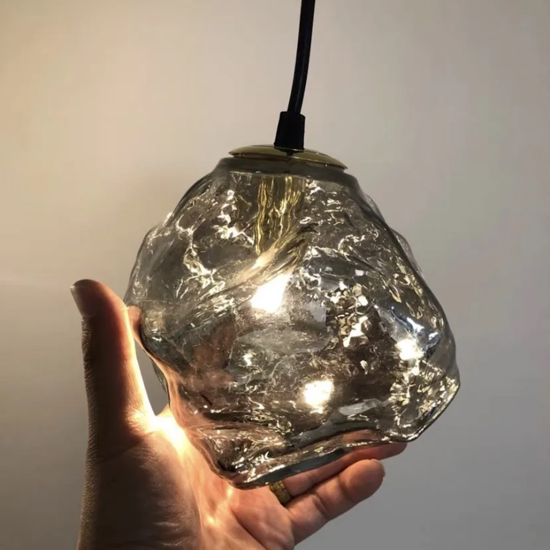 Suspension Élégante en Verre – Lumière Givrée et Moderne 5