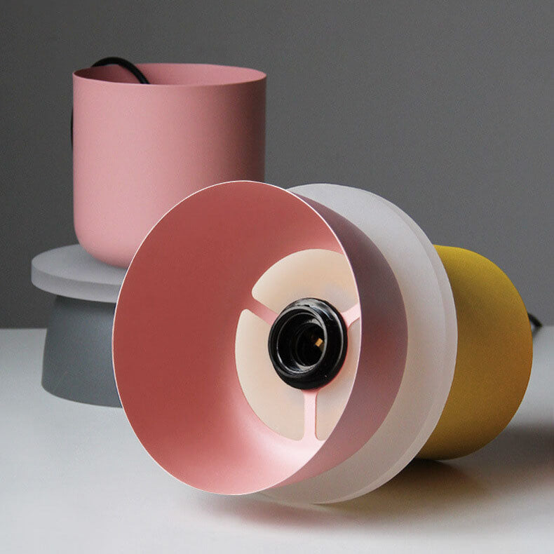 Suspension Lumineuse Scandinave Élégante en Métal Coloré 4