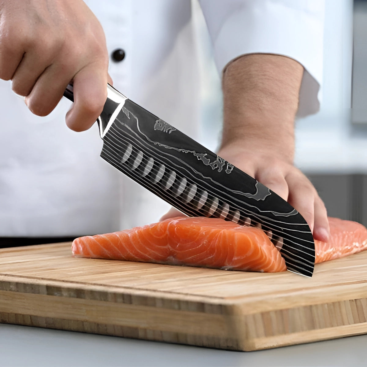 Damascus-Pattern Kitchen Knives with Wood Handle