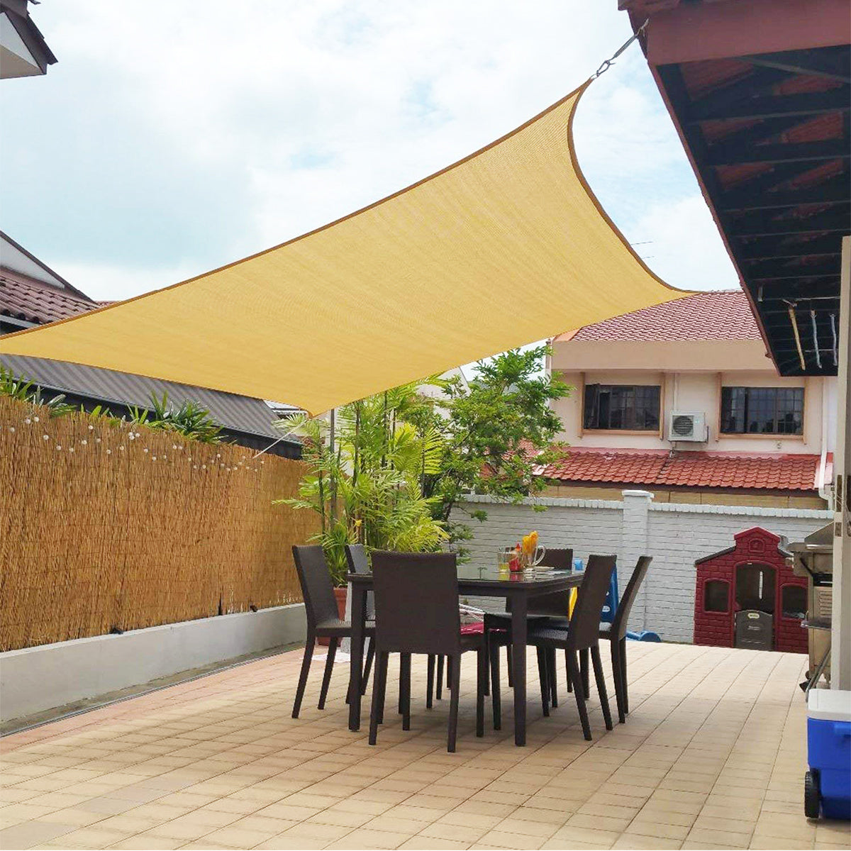 Voile D'Ombrage Rectangulaire en Tissu Résistant | Protection UV et Design Élégant pour un Confort Extérieur Optimal 7