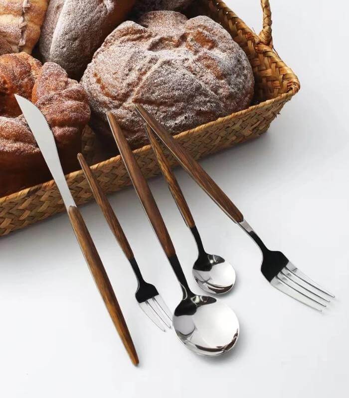 Wood-Handled Steel Cutlery Set, 16 Pieces, Gold or Silver