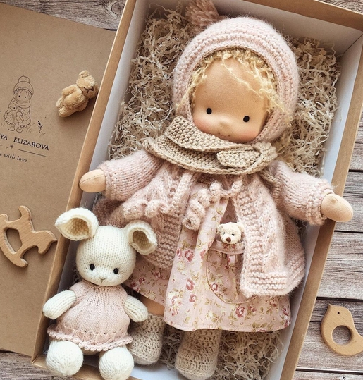 Poupée Waldorf Fait Main en Mohair et Bouclé - Poupée Seraphina