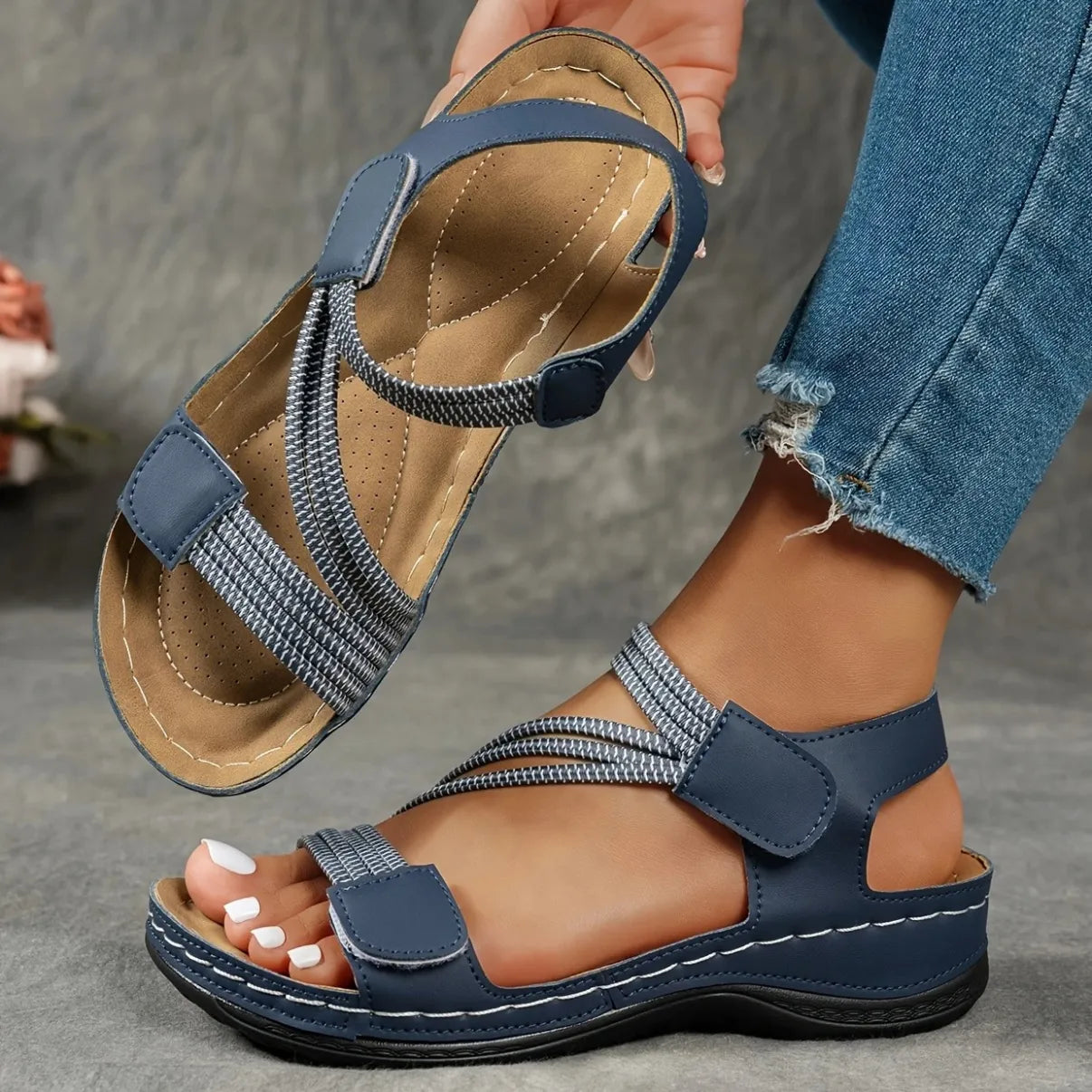 Women's Casual Comfort Sandals - Supportive Stylish Footwear for Summer Outings