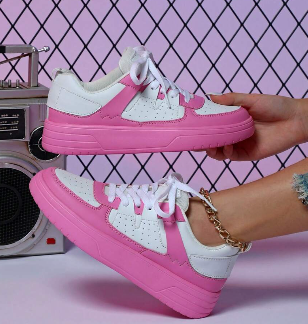 Women's Chic Slip On Sneakers - Stylish and Comfortable Footwear for Everyday Elegance