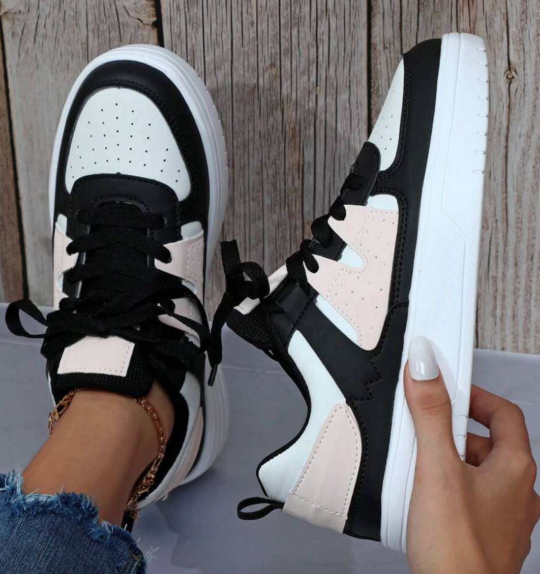 Women's Chic Slip On Sneakers - Stylish and Comfortable Footwear for Everyday Elegance