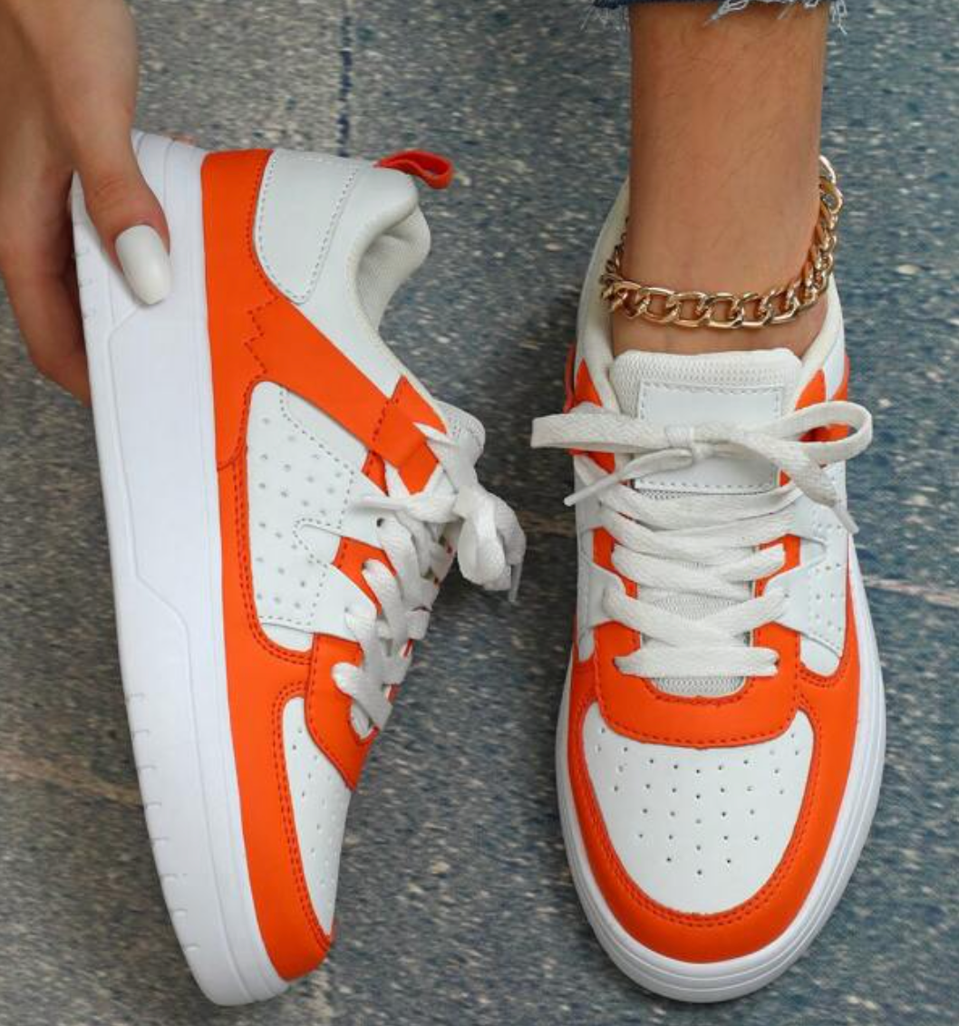Women's Chic Slip On Sneakers - Stylish and Comfortable Footwear for Everyday Elegance