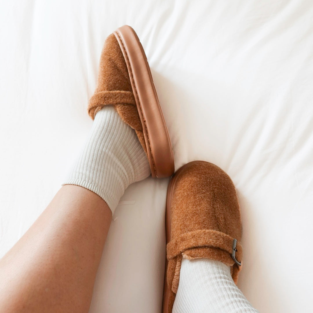Women's Fuzzy Platform Slippers - Cozy Slip-On Footwear for Indoor and Outdoor Comfort