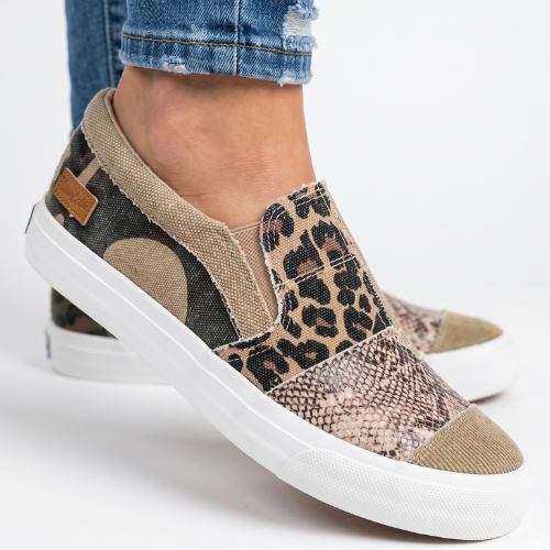 Women's Lightweight Slip-On Sneakers - Breathable Canvas Shoes for Everyday Comfort