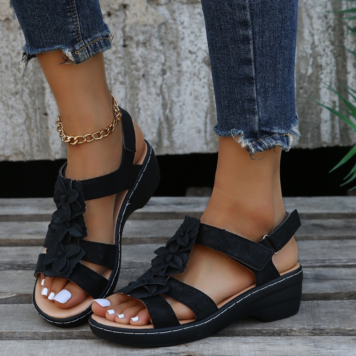 Women's Stylish Orthopedic Sandals - Chic Floral Design for All-Day Comfort and Support