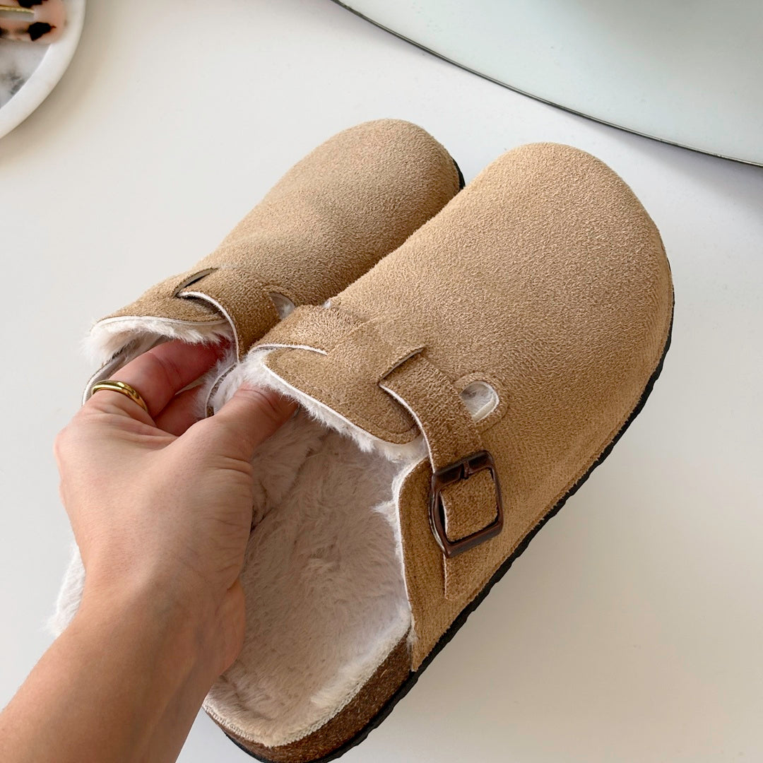Women's Suede Clogs - Comfortable Slip-On Footwear for All Seasons